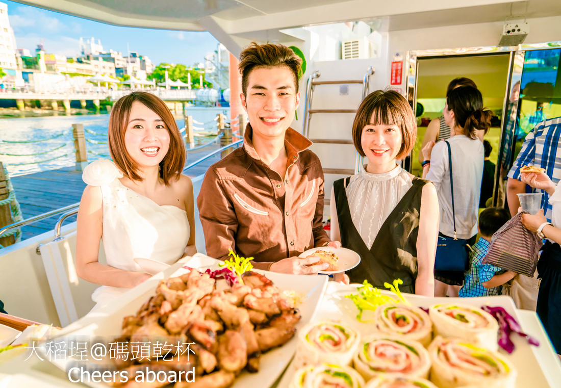 碼頭乾杯遊艇派對